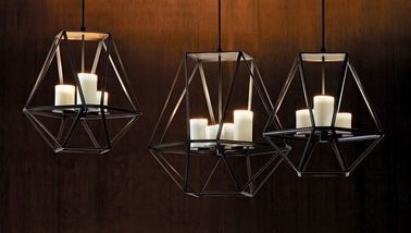 Glaskerzen-Innere führte Leuchter-Lichter, breite schwarze Eisen-Käfig-hängende Lampe